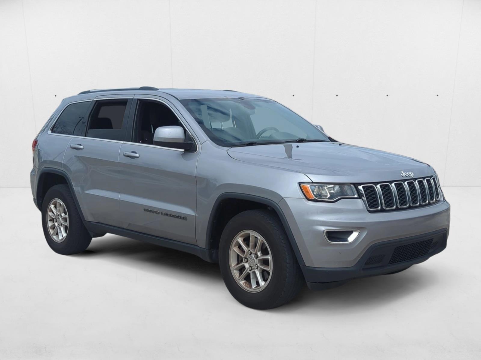 2020 Jeep Grand Cherokee Laredo E photo 2