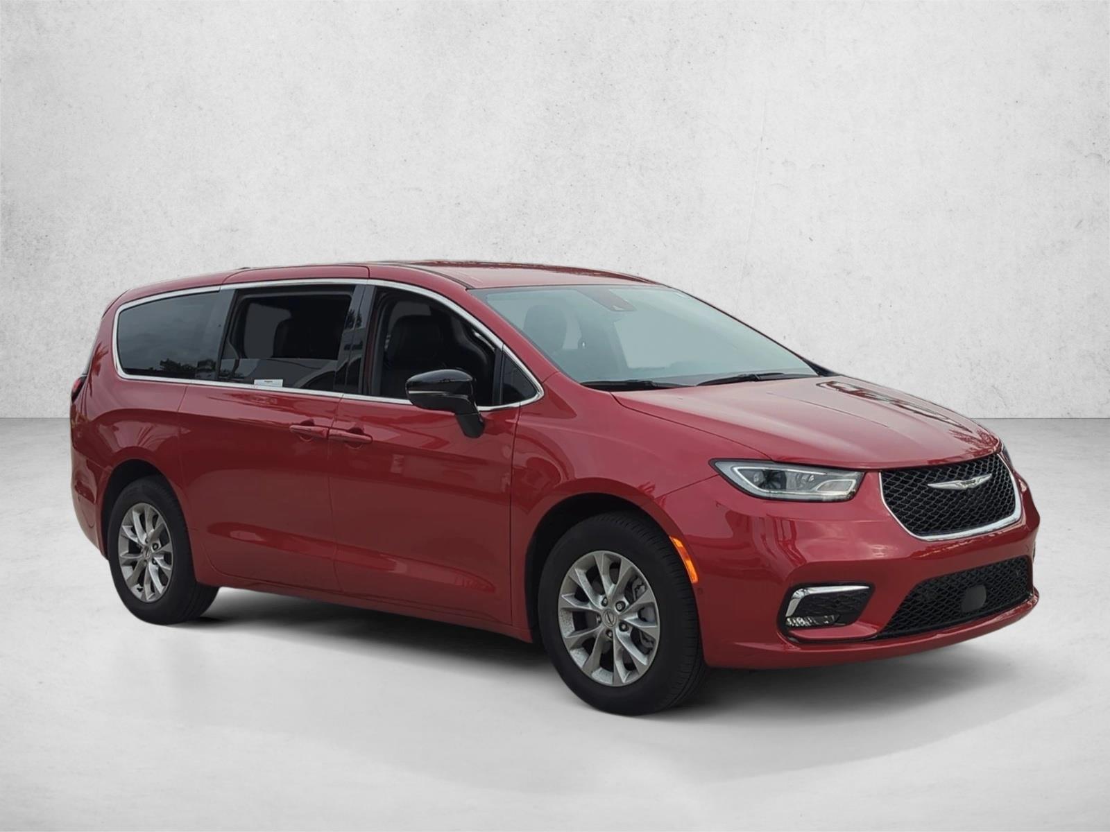 2025 Chrysler Pacifica photo 3