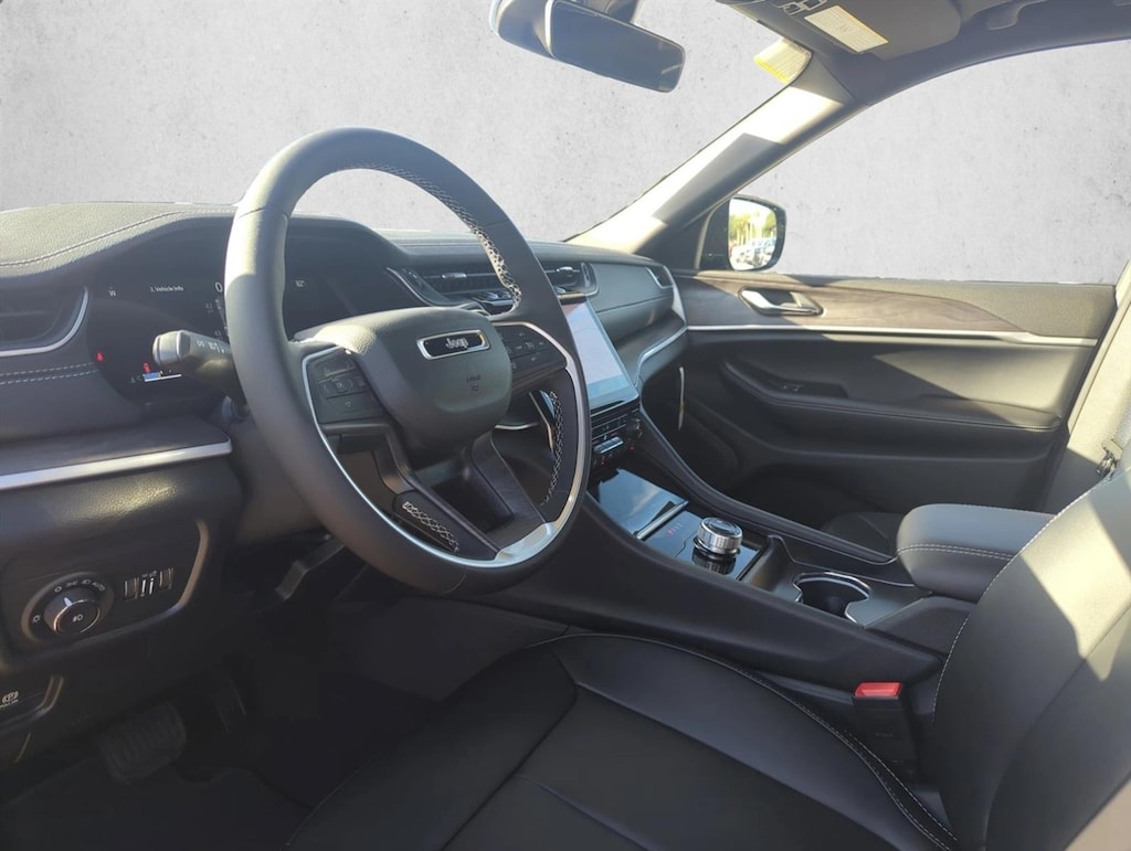 New 2025 Jeep Grand Cherokee Limited SUV