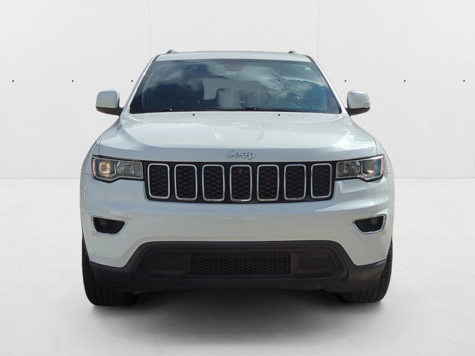 2019 Jeep Grand Cherokee Laredo E photo 2