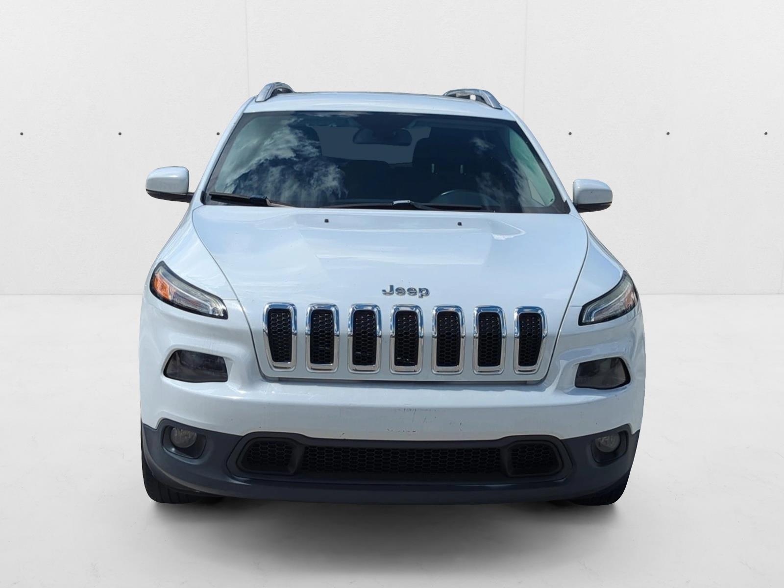 2017 Jeep Cherokee Latitude Sport photo 2