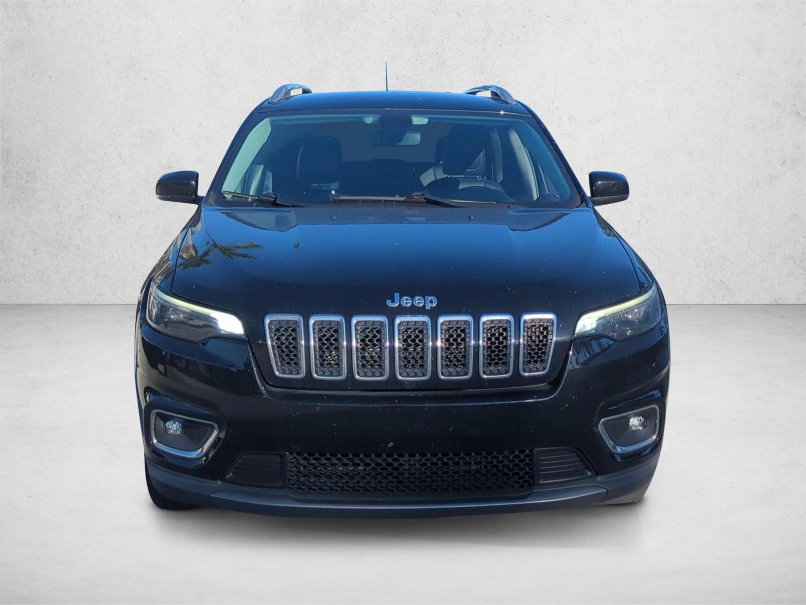 2019 Jeep Cherokee Limited Sport photo 2