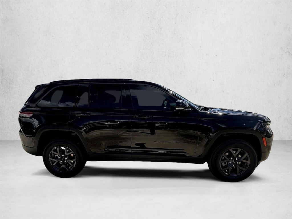 New 2027 Jeep Grand Cherokee Laredo Altitude SUV