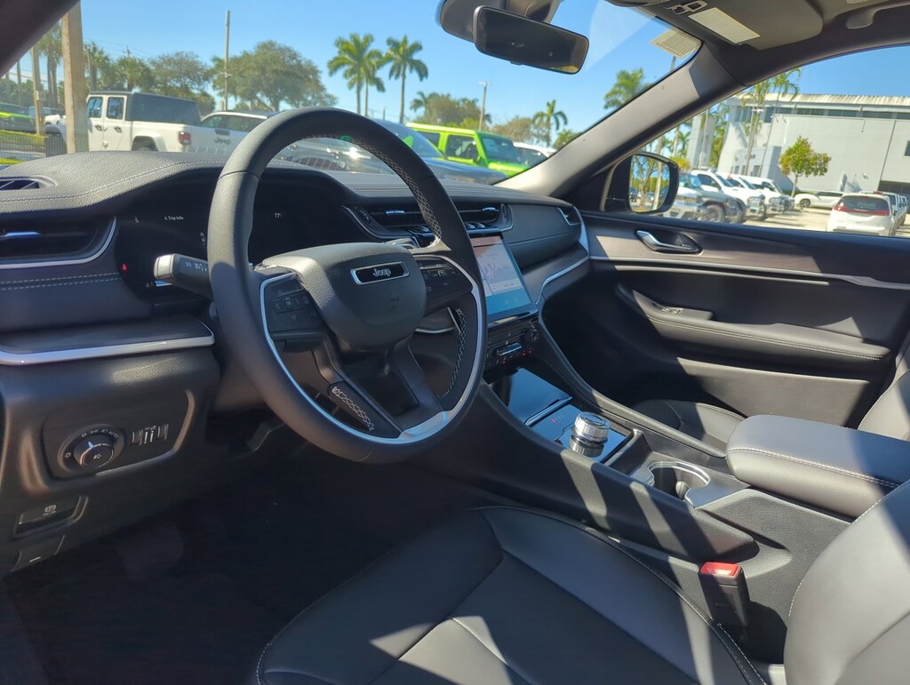 New 2025 Jeep Grand Cherokee Limited SUV