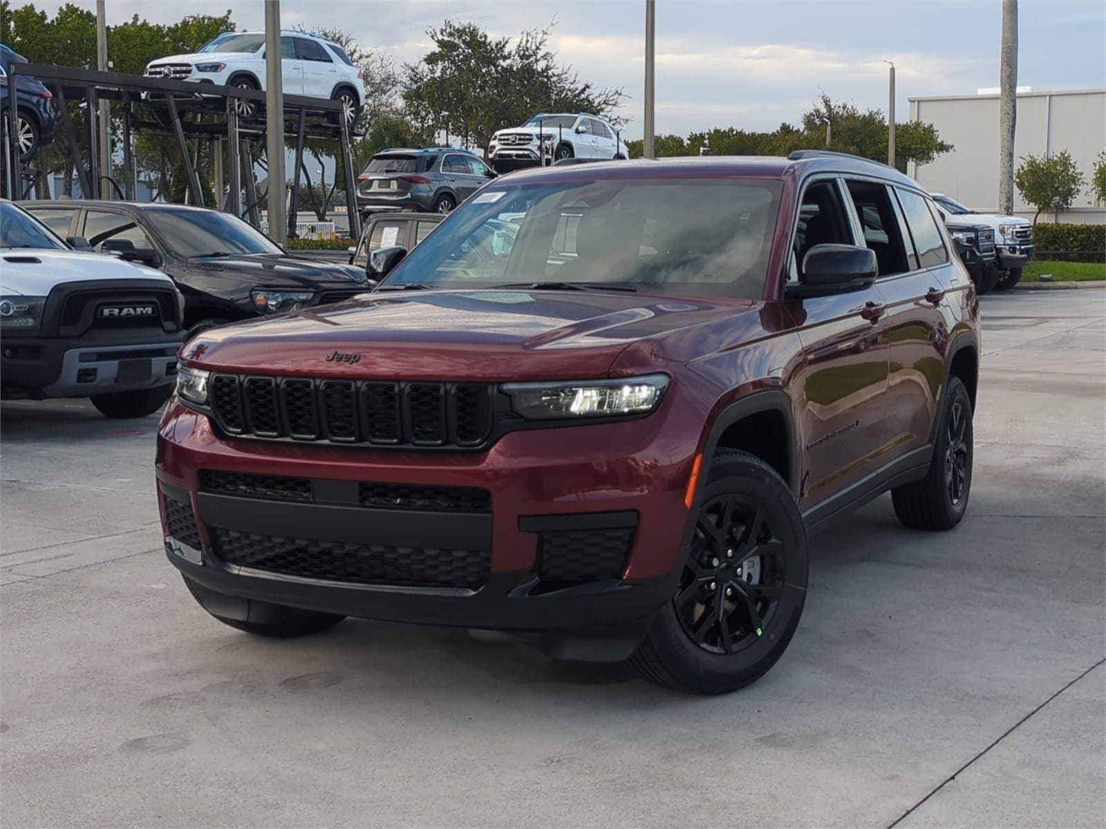 2025 Jeep Grand Cherokee L Altitude's photo