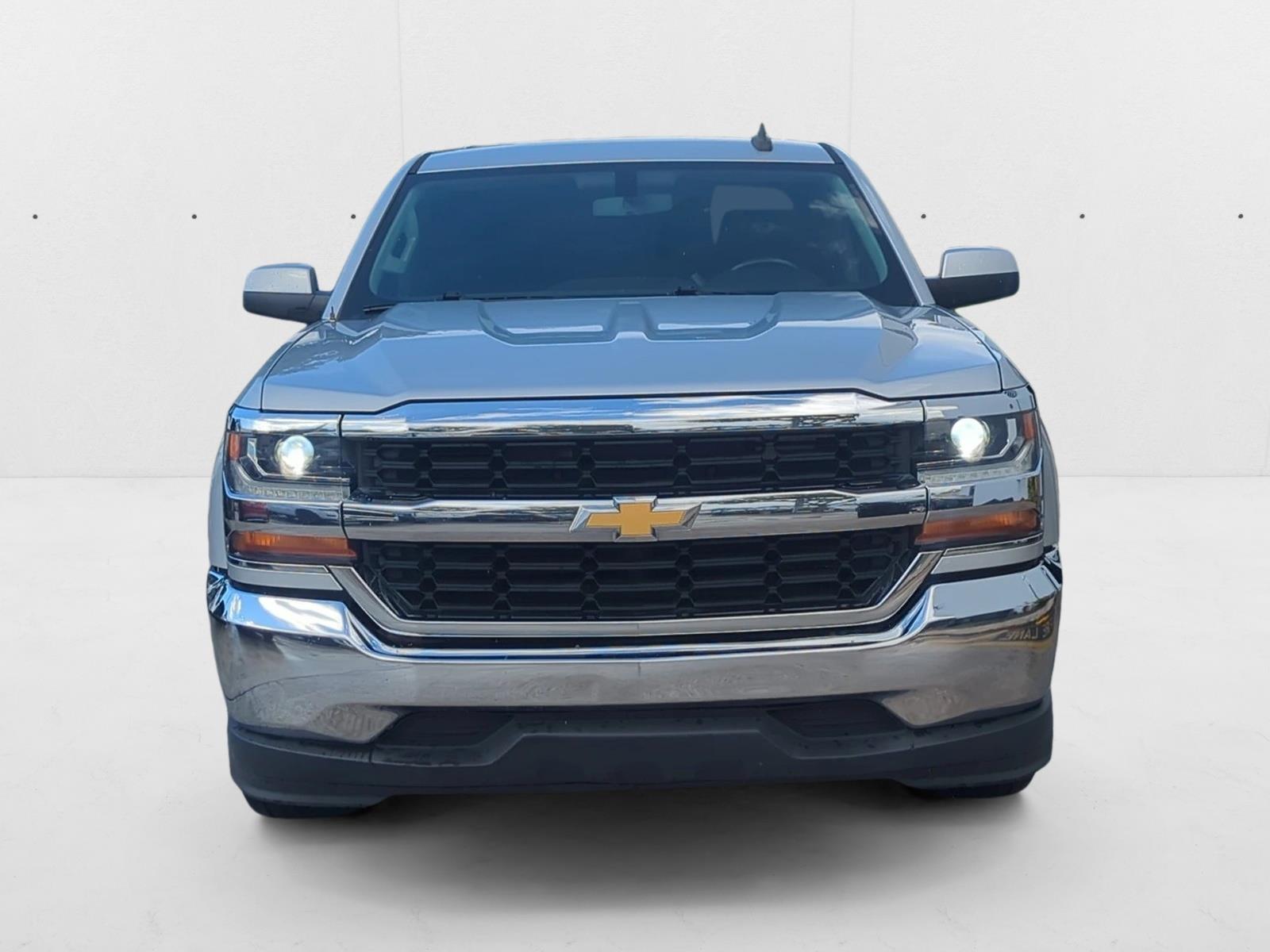 2019 Chevrolet Silverado 1500 LT photo 2