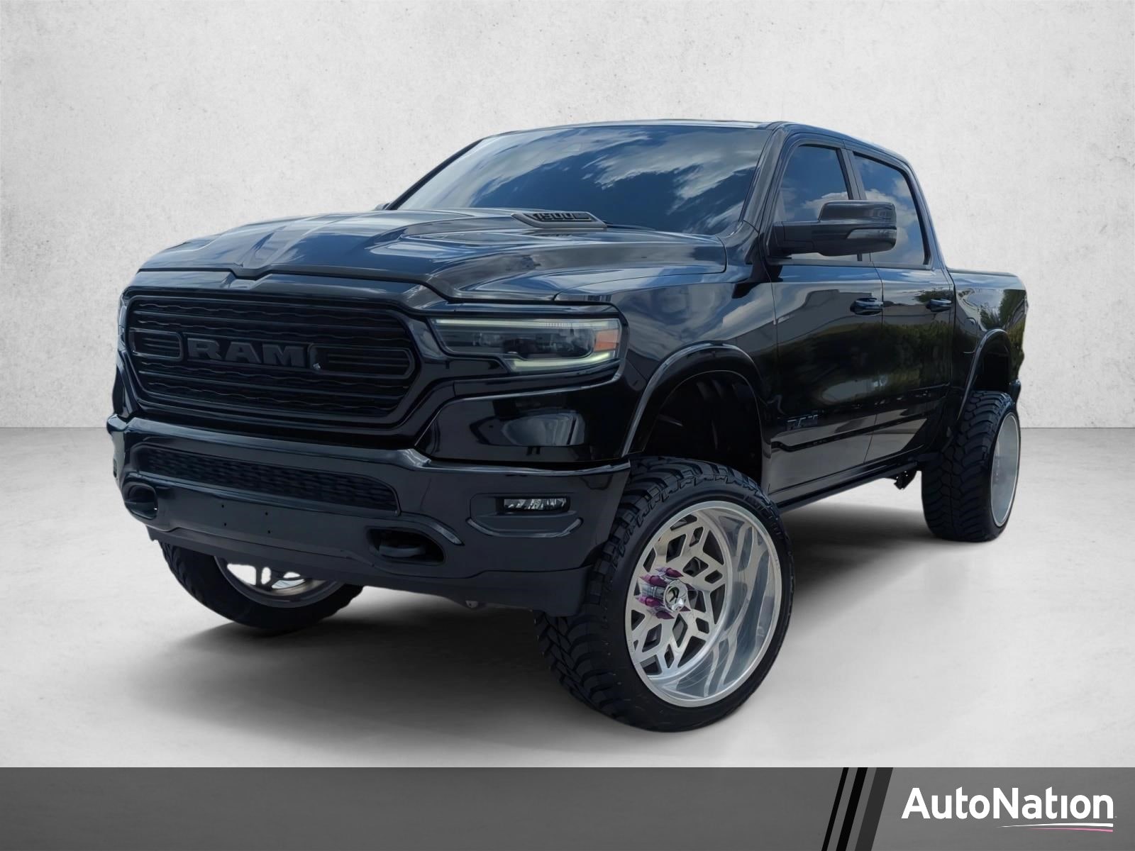 2023 RAM 1500 Limited Crew Cab 5'7's photo