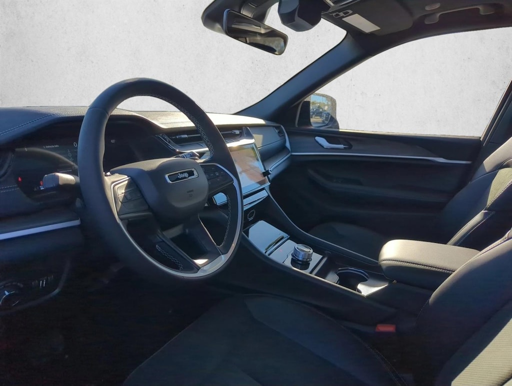 New 2026 Jeep Grand Cherokee Laredo Altitude SUV