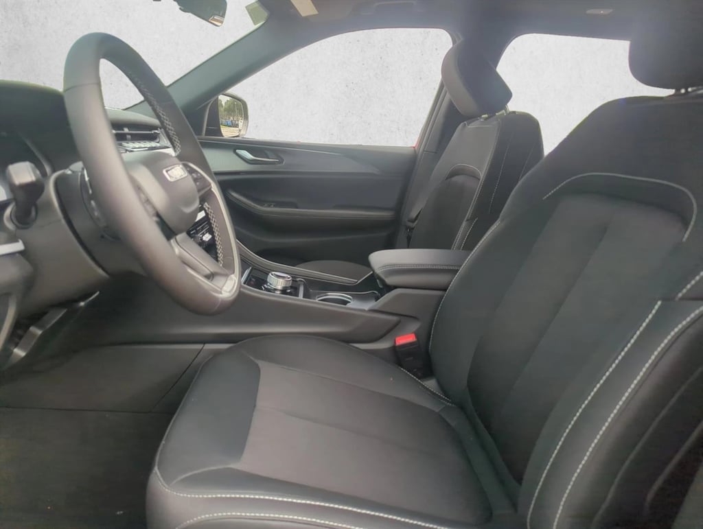 New 2025 Jeep Grand Cherokee Laredo X SUV