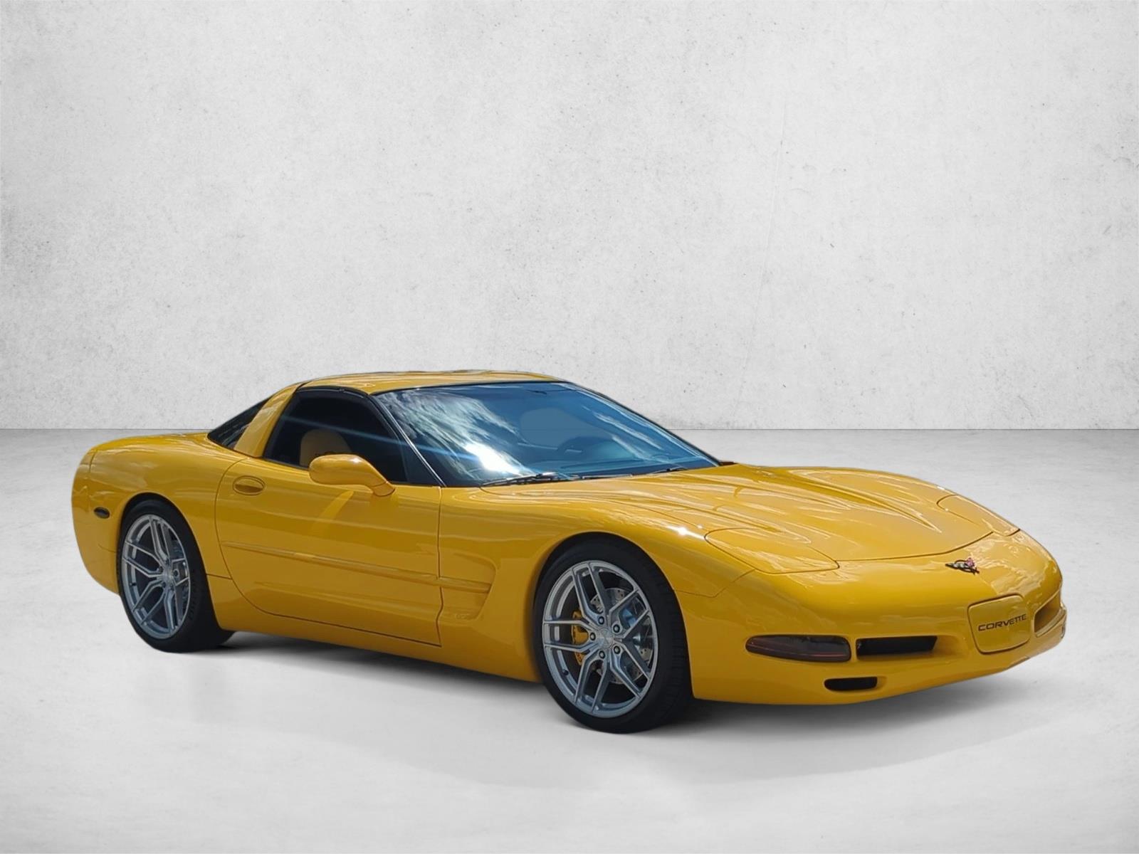 2004 Chevrolet Corvette Base photo 3