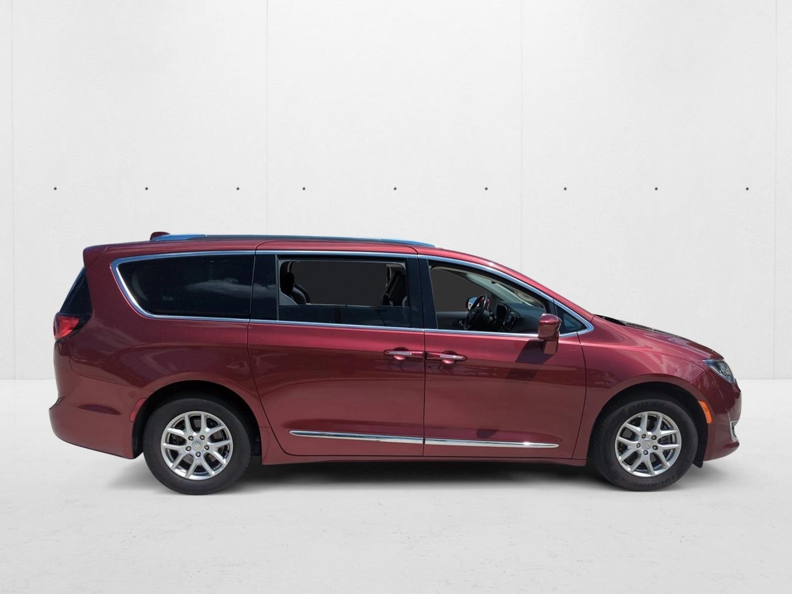 2020 Chrysler Pacifica Touring L photo 4