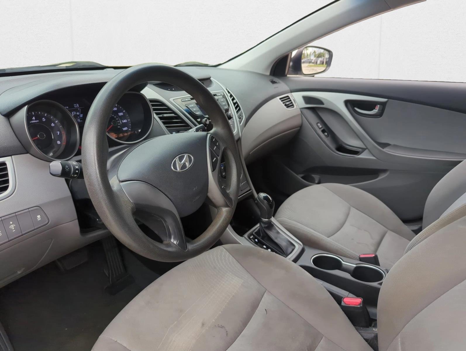 2016 Hyundai Elantra SE photo 3