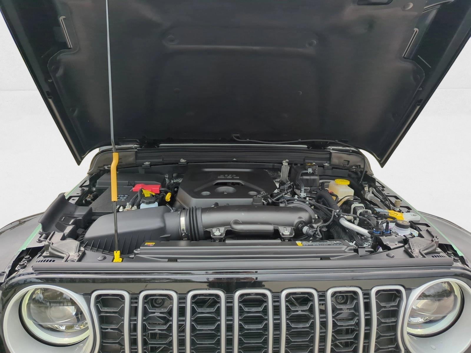 2025 Jeep Wrangler 4-Door Sahara - Photo 18