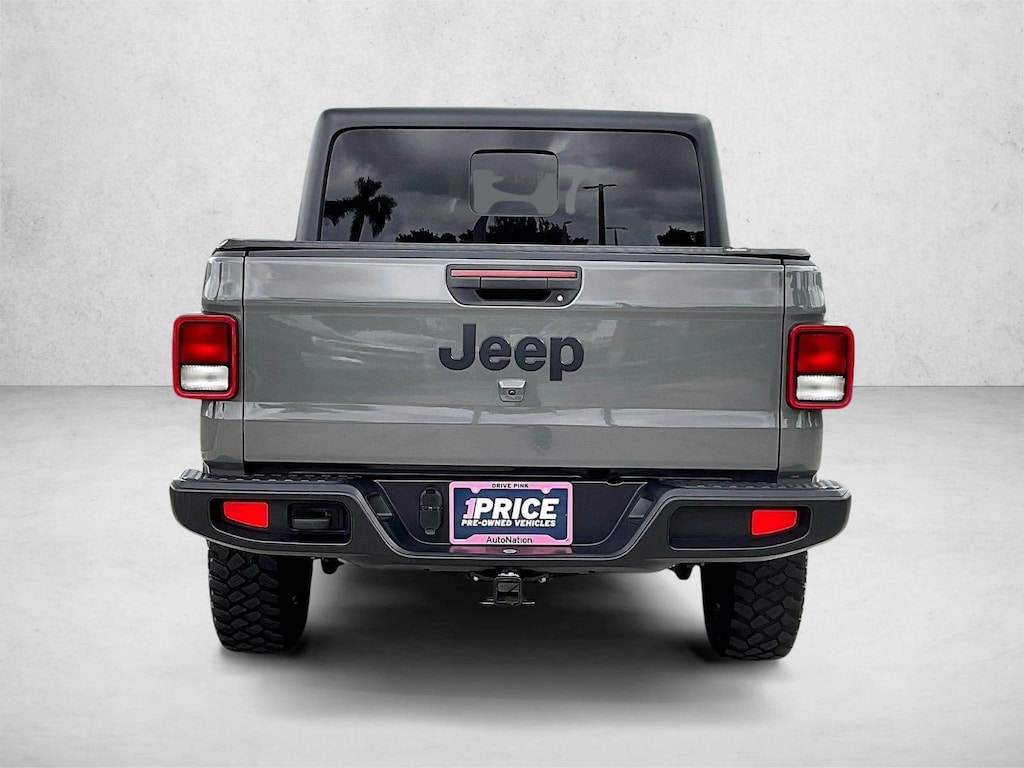 Used 2021 Jeep Gladiator Willys Crew Cab Pickup