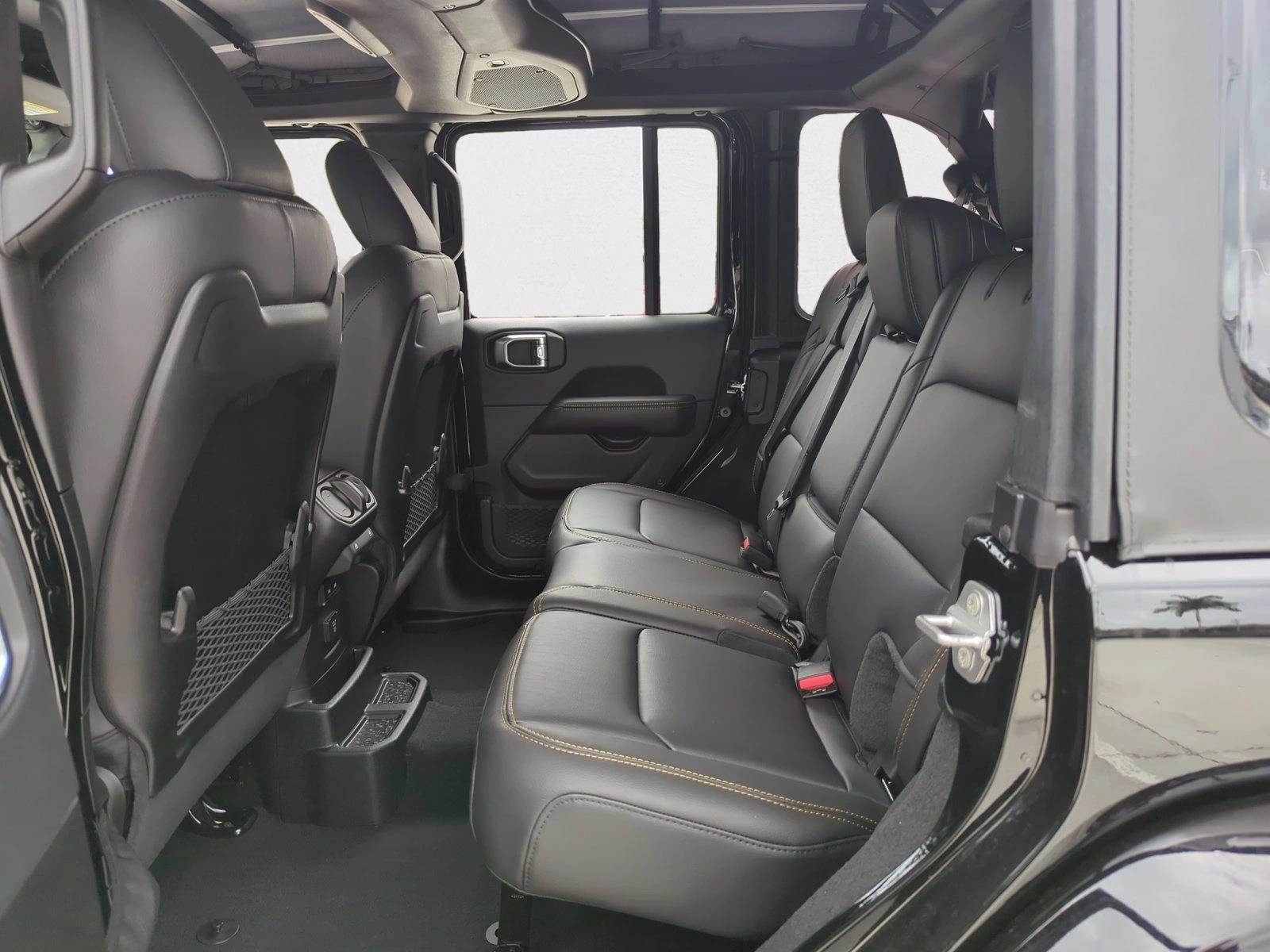 2025 Jeep Wrangler 4-Door Sahara - Photo 16