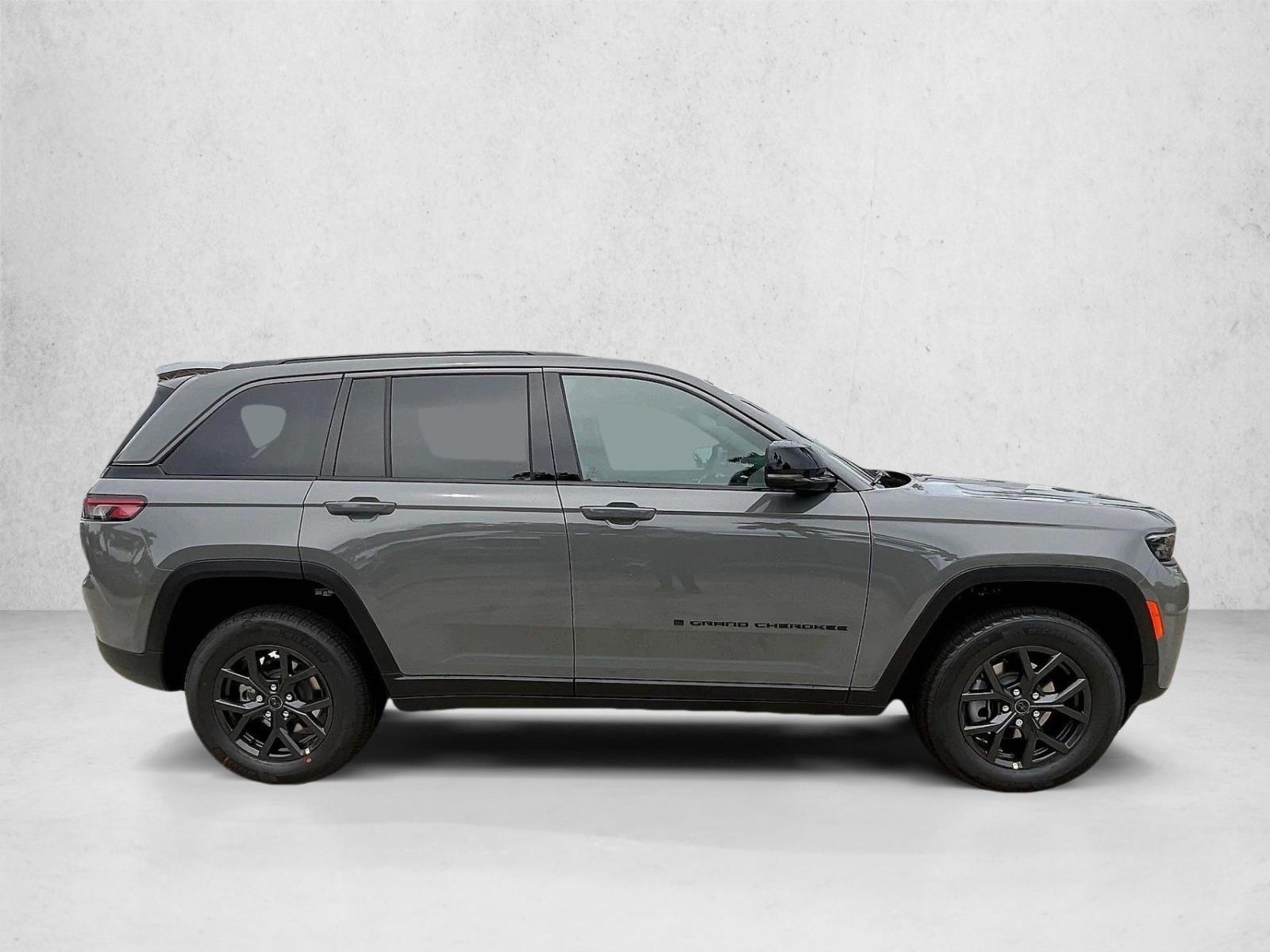 New 2027 Jeep Grand Cherokee Laredo Altitude SUV