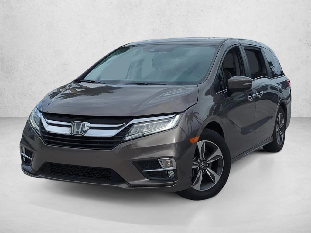 Used 2019 Honda Odyssey Touring Mini-van Passenger