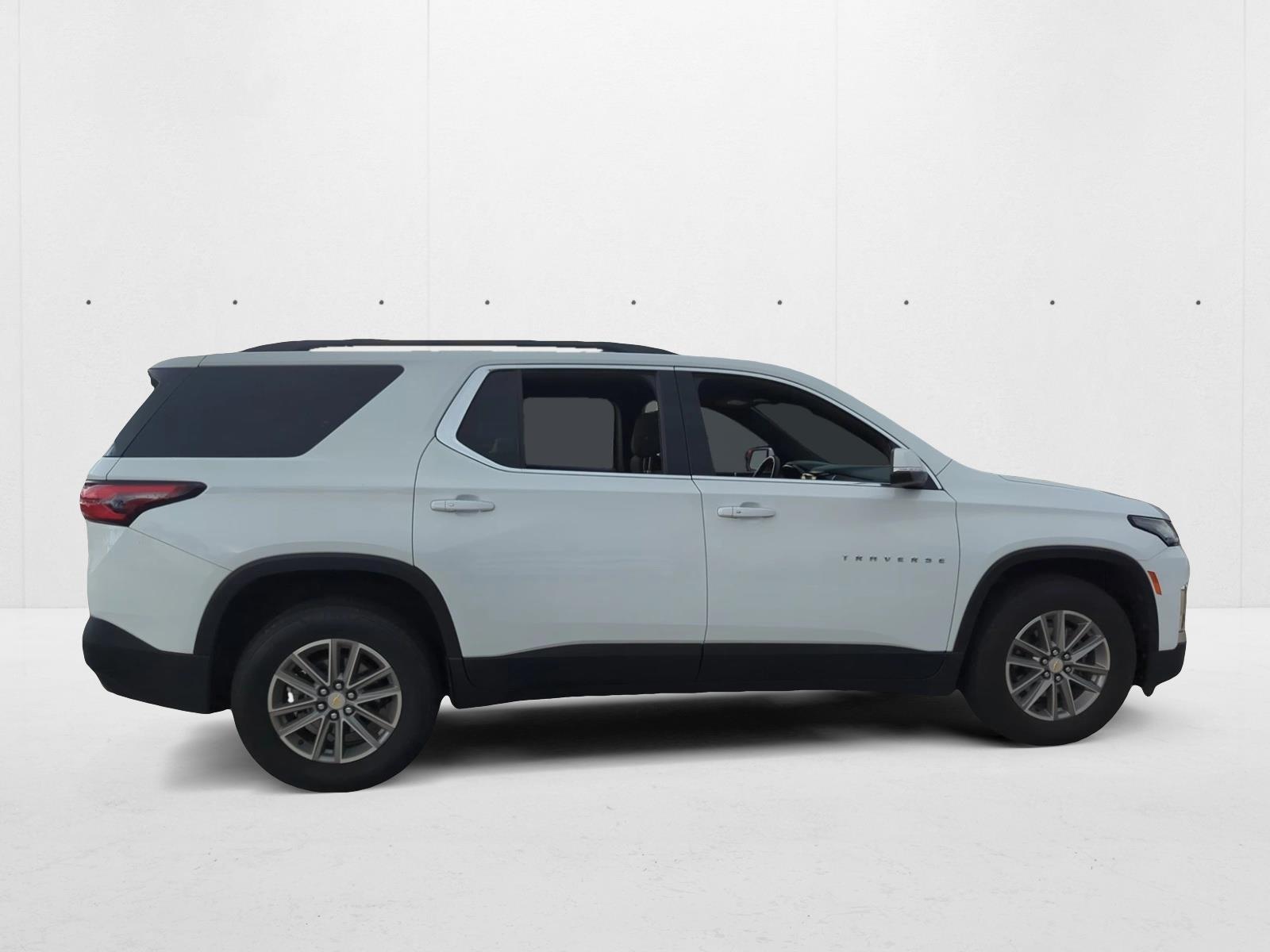 2024 Chevrolet Traverse Cloth photo 3