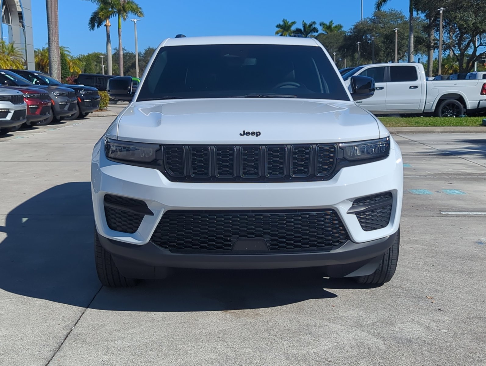 2024 Jeep Grand Cherokee Altitude Sport photo 2