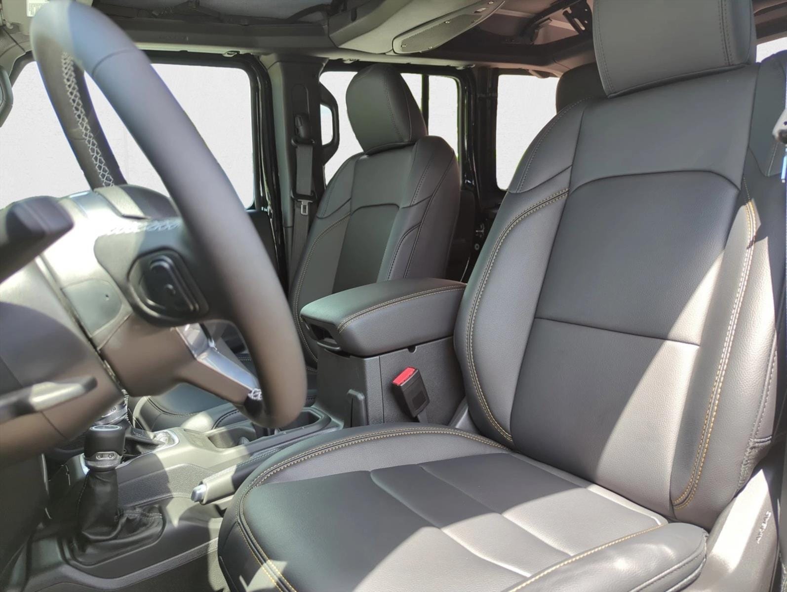 2025 Jeep Wrangler 4-Door Sahara - Photo 20