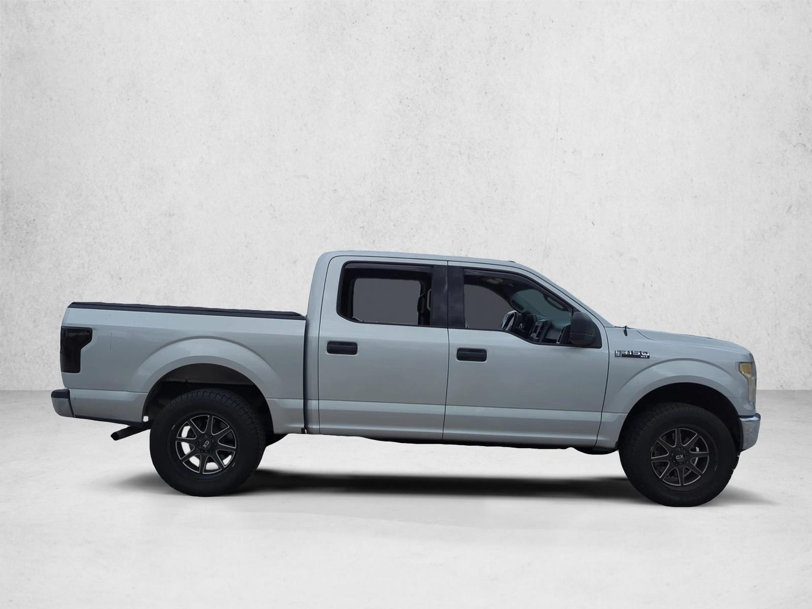 2017 Ford F-150 XLT photo 4