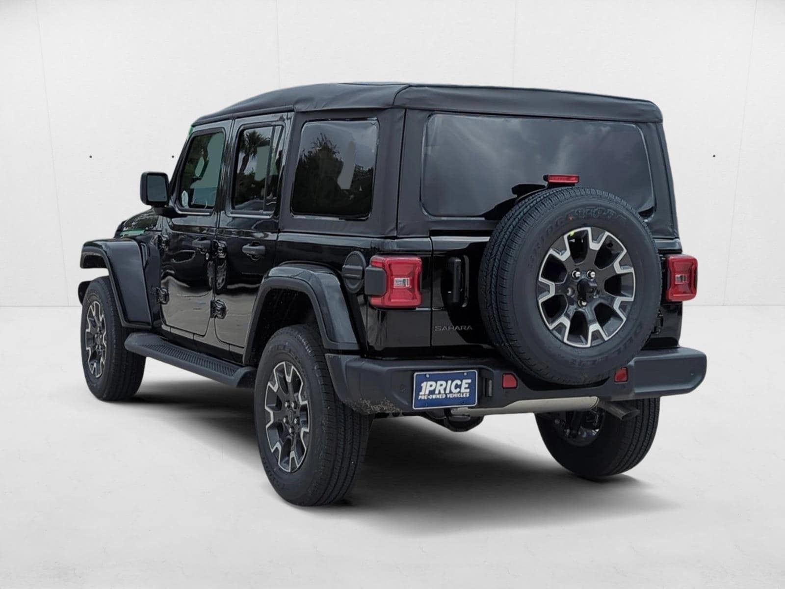 2025 Jeep Wrangler 4-Door Sahara - Photo 9