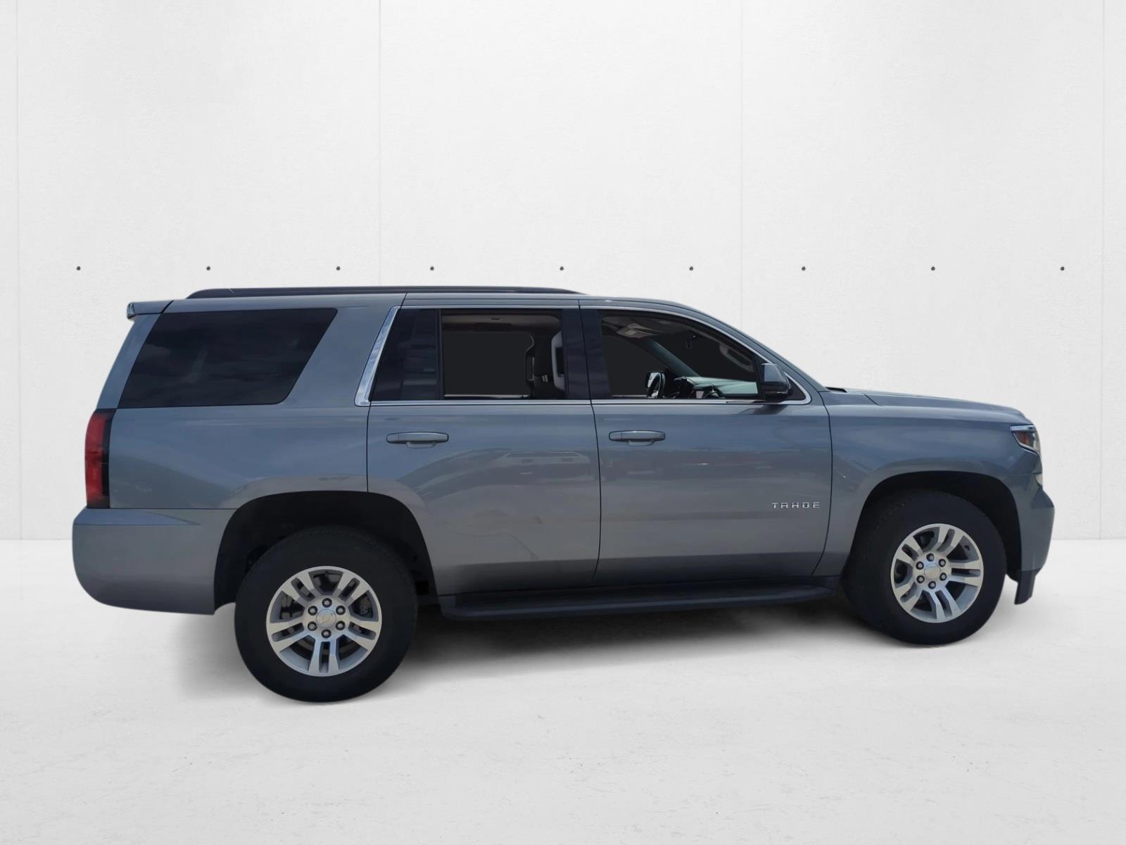 2019 Chevrolet Tahoe LS photo 3