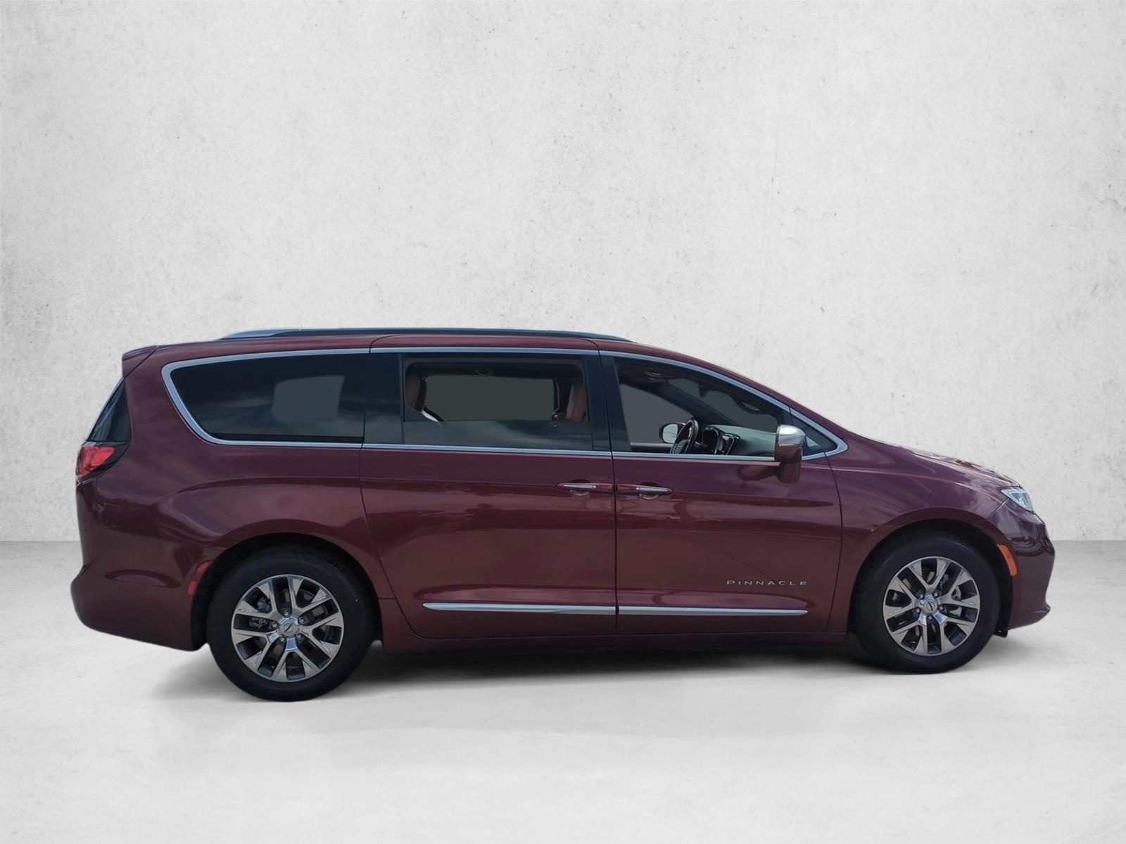 2021 Chrysler Pacifica Hybrid Pinnacle photo 4