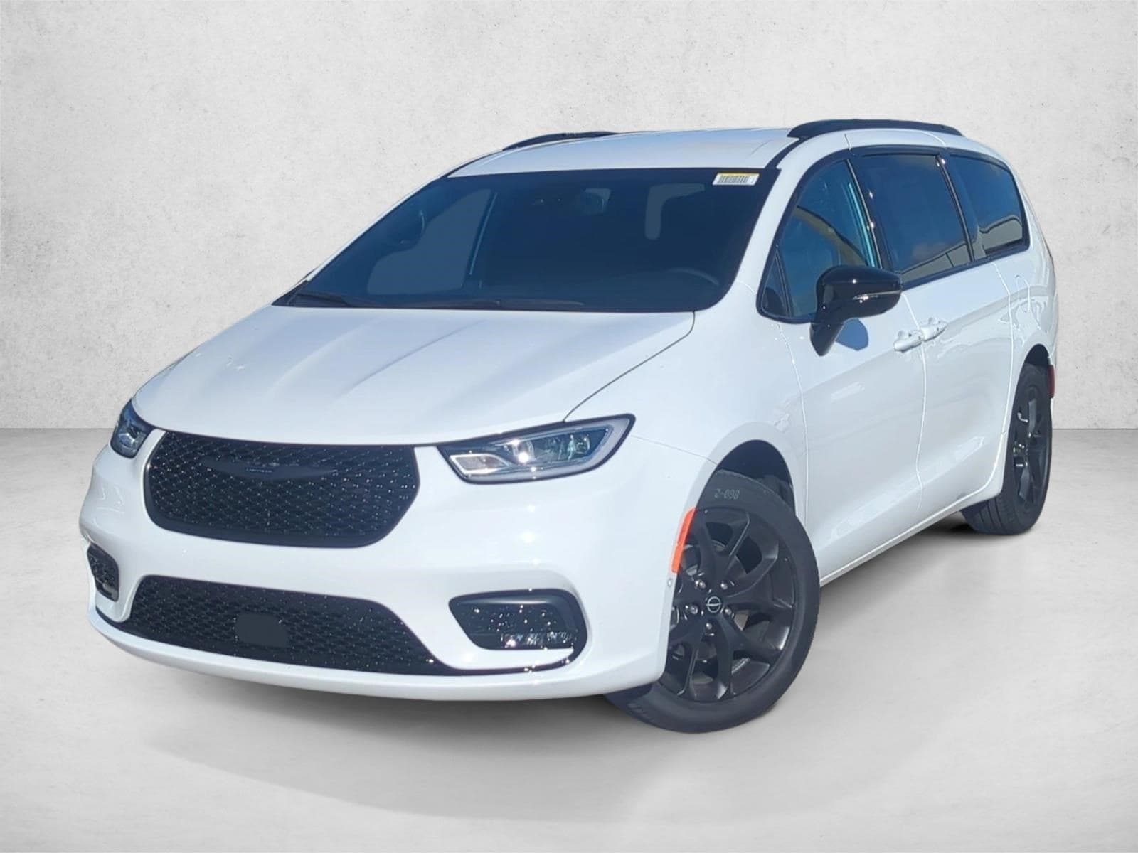 2026 Chrysler Pacifica Select's photo