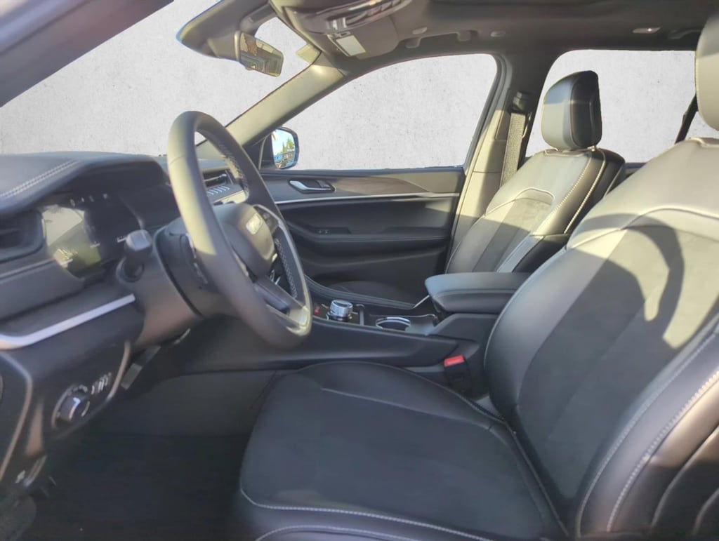 New 2026 Jeep Grand Cherokee Laredo Altitude SUV