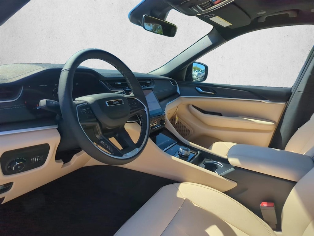 New 2025 Jeep Grand Cherokee Limited SUV