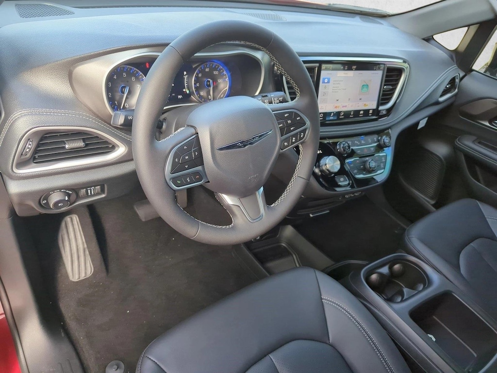 New 2025 Chrysler Pacifica Select Van Passenger Van