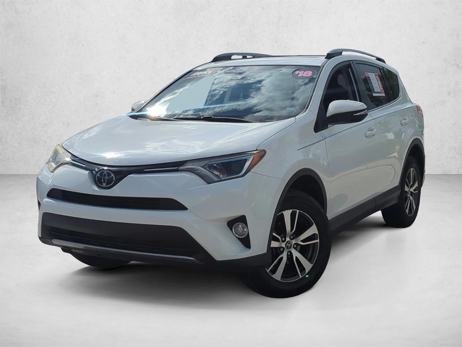 2018 Toyota RAV4 XLE's photo