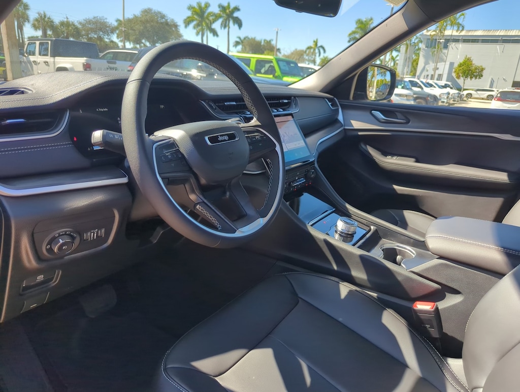 New 2025 Jeep Grand Cherokee Limited SUV