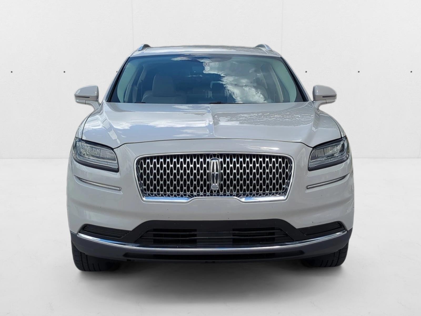 2023 Lincoln Nautilus Standard photo 2