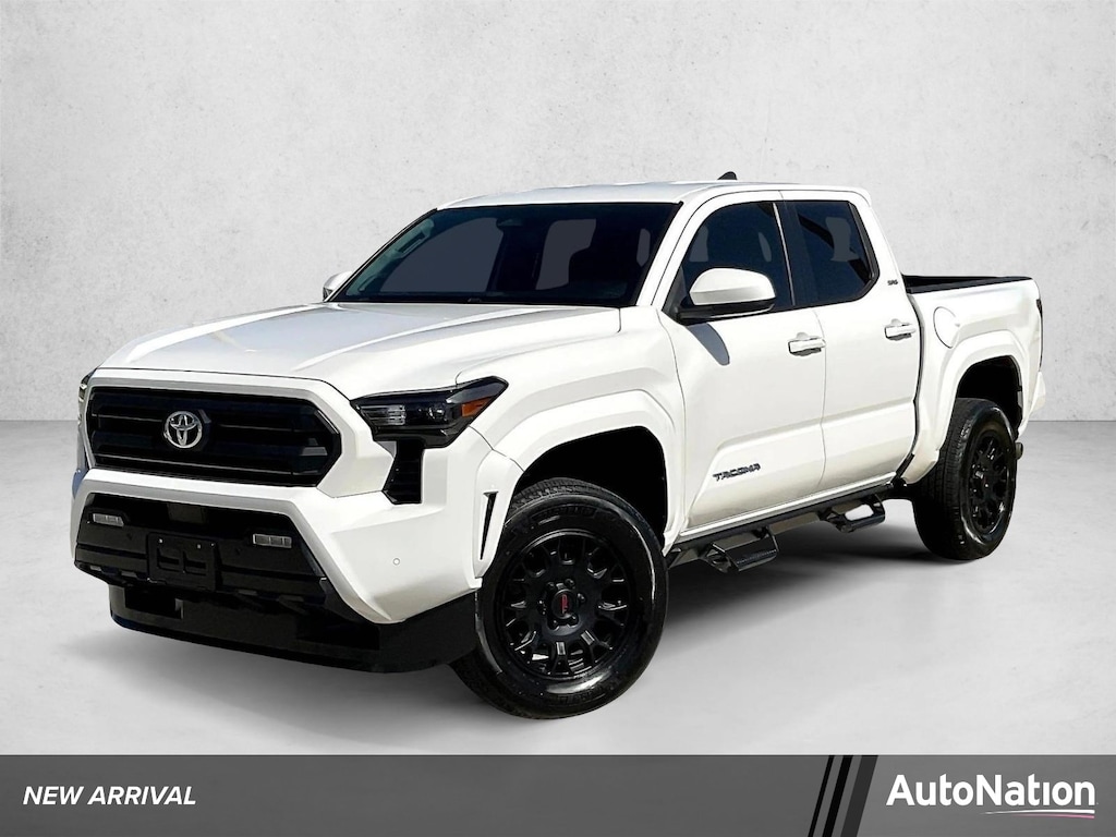 Used 2024 Toyota Tacoma SR5 Crew Cab Pickup