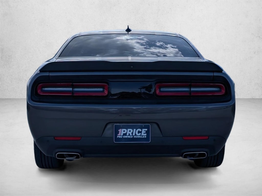 Used 2019 Dodge Challenger SXT 2dr Car