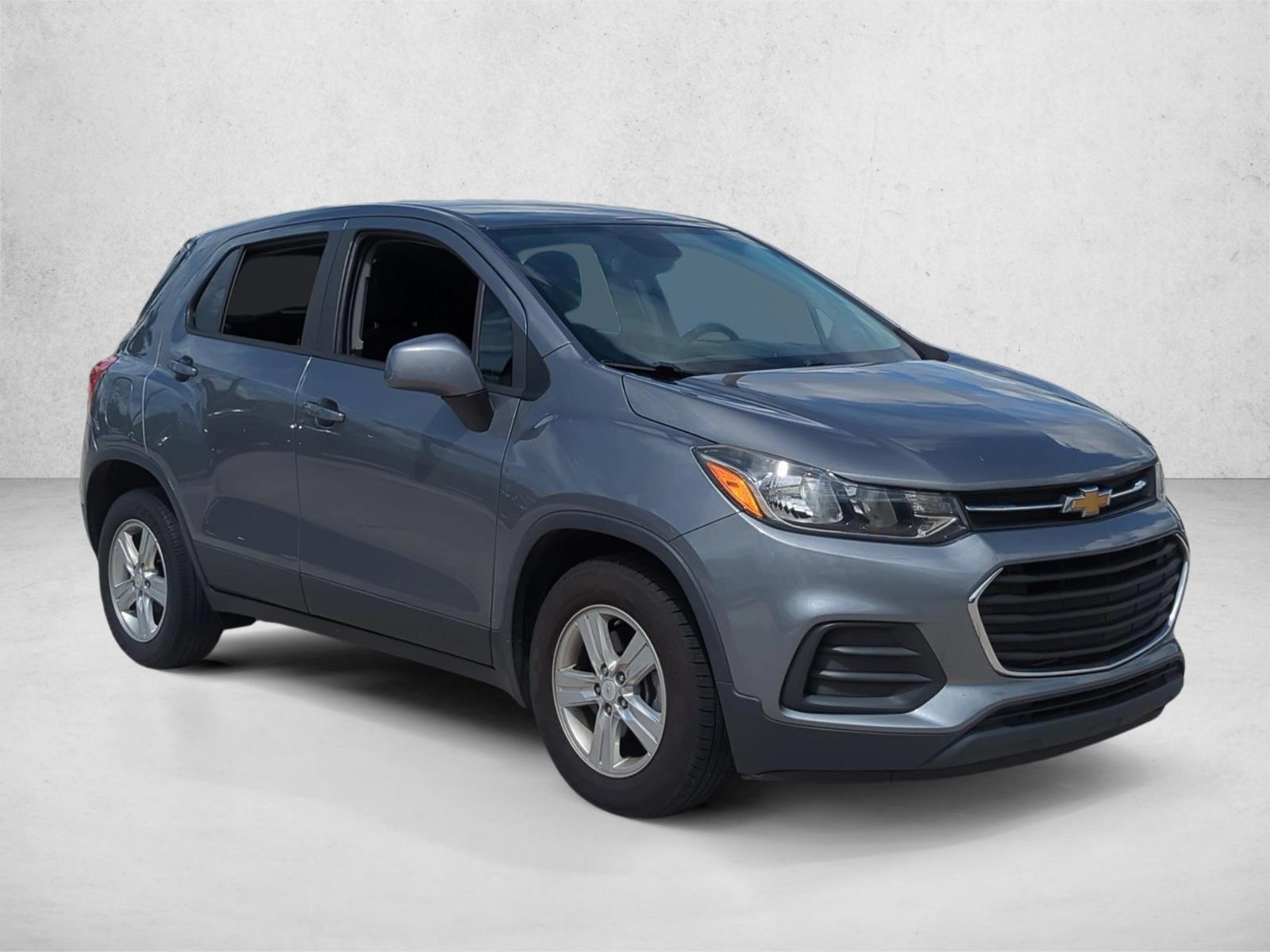 2020 Chevrolet Trax LS photo 3