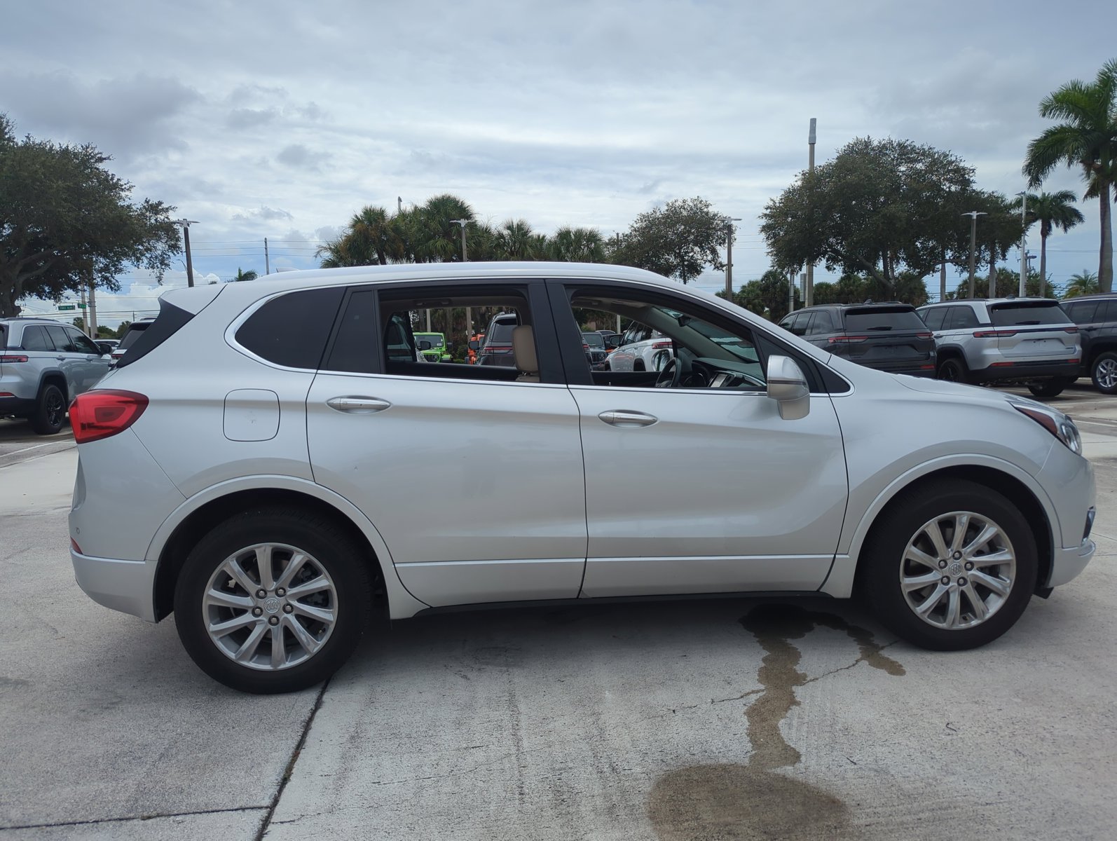 2019 Buick Envision Essence photo 2