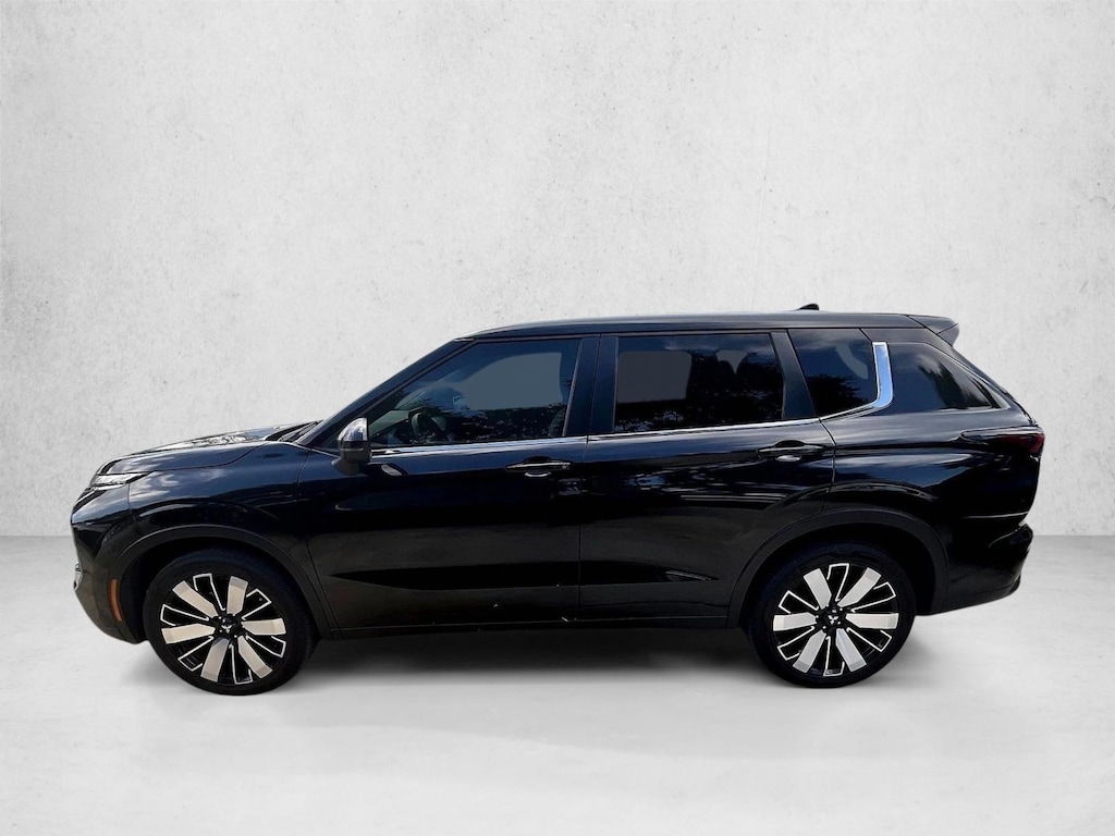 Used 2025 Mitsubishi Outlander SE Sport Utility