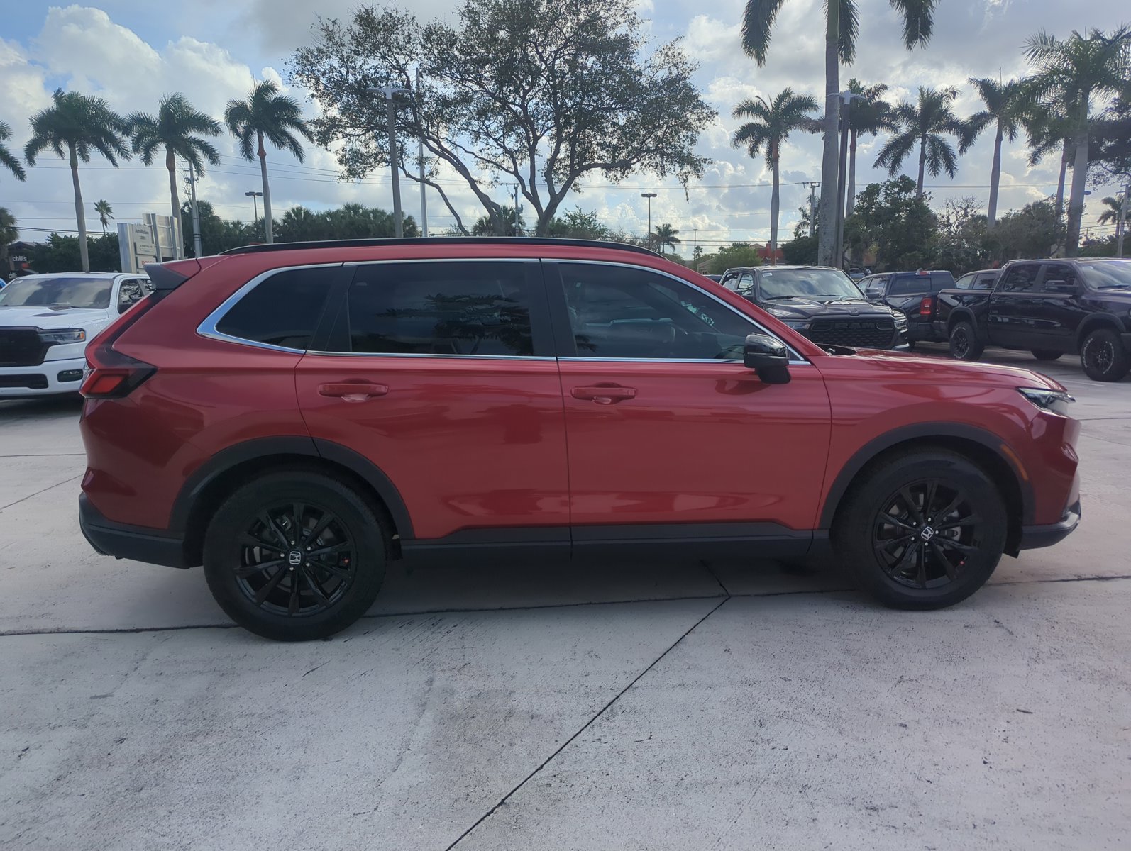 2025 Honda CR-V Hybrid Sport-L Sport photo 3