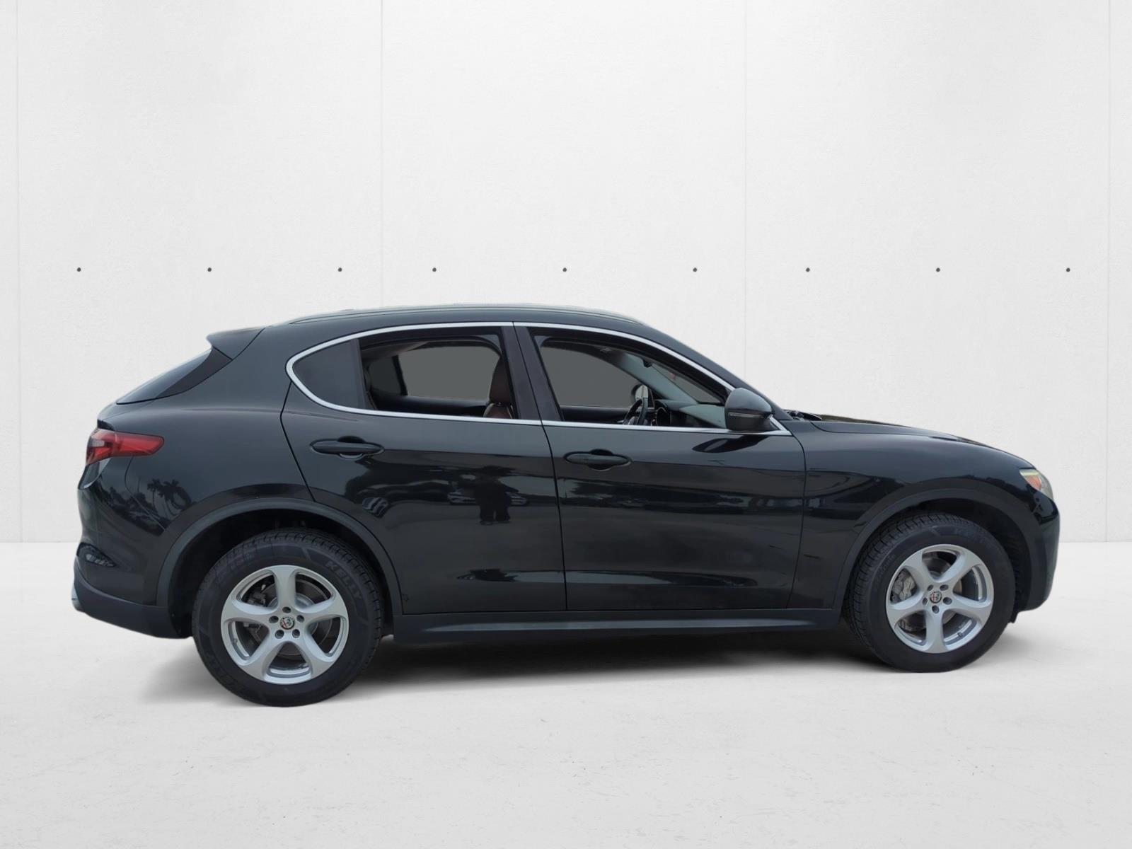 2018 Alfa Romeo Stelvio STELVIO Q4 photo 3