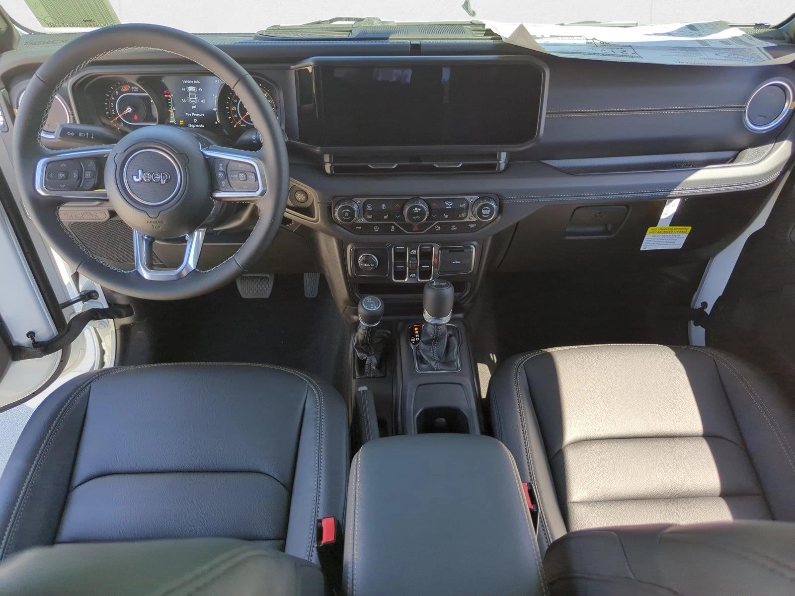 2025 Jeep Wrangler 4-Door Sahara - Photo 14