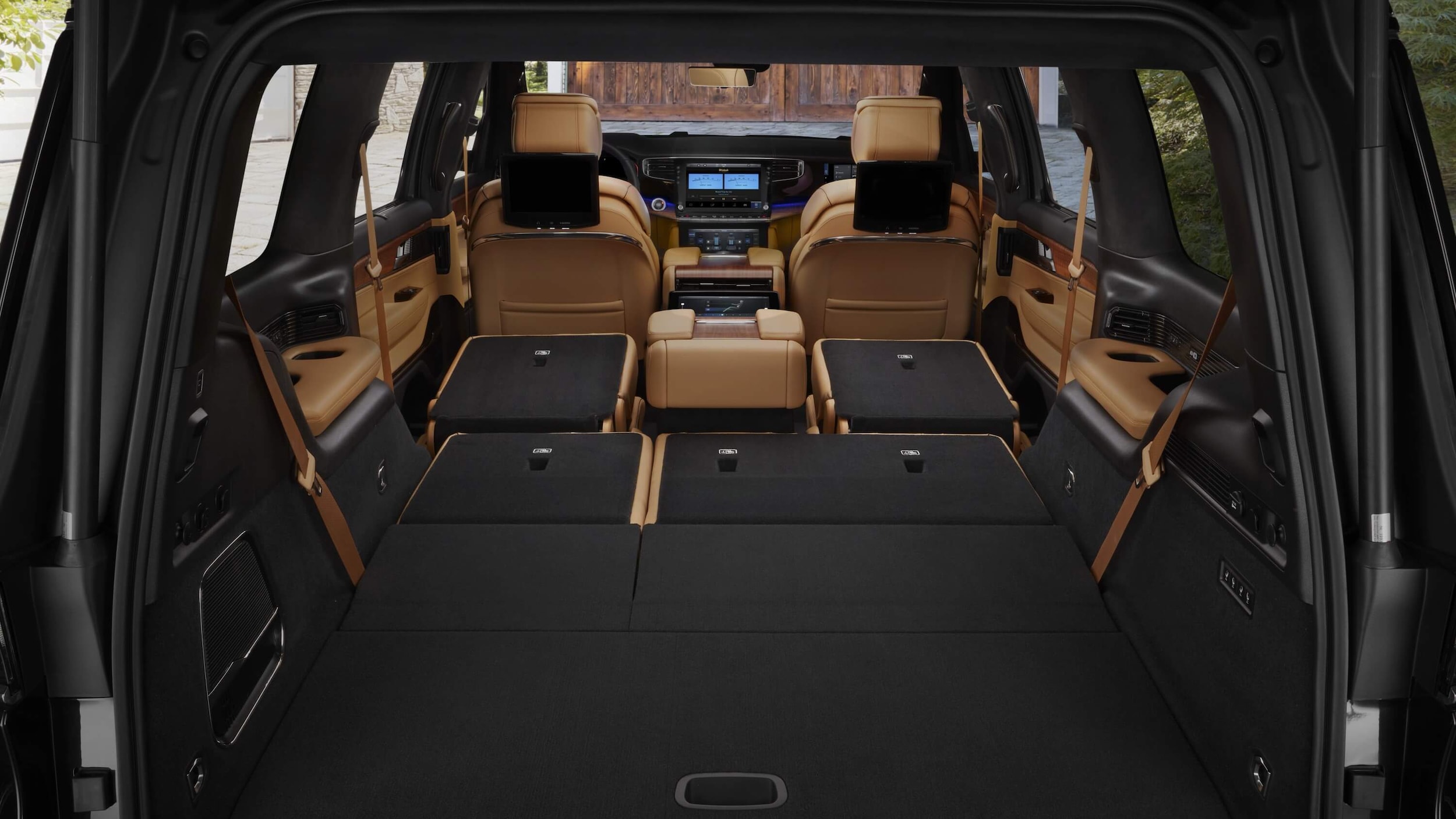 Interior shot of the Jeep Grand Wagoneer