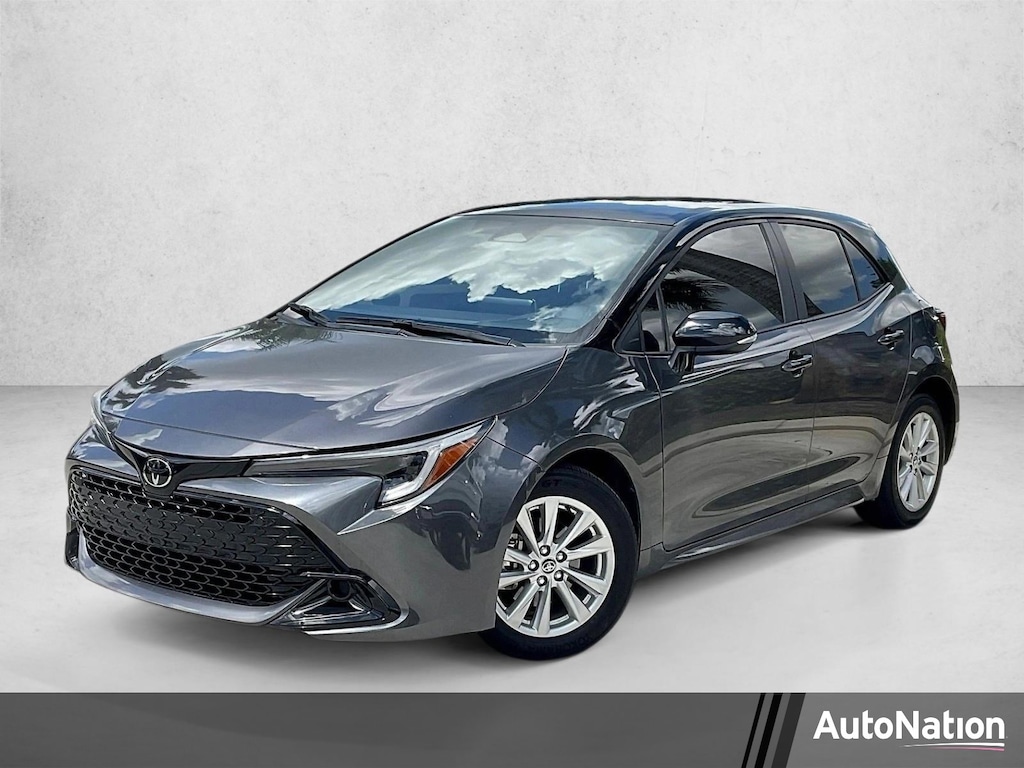 Used 2025 Toyota Corolla Hatchback SE 4dr Car