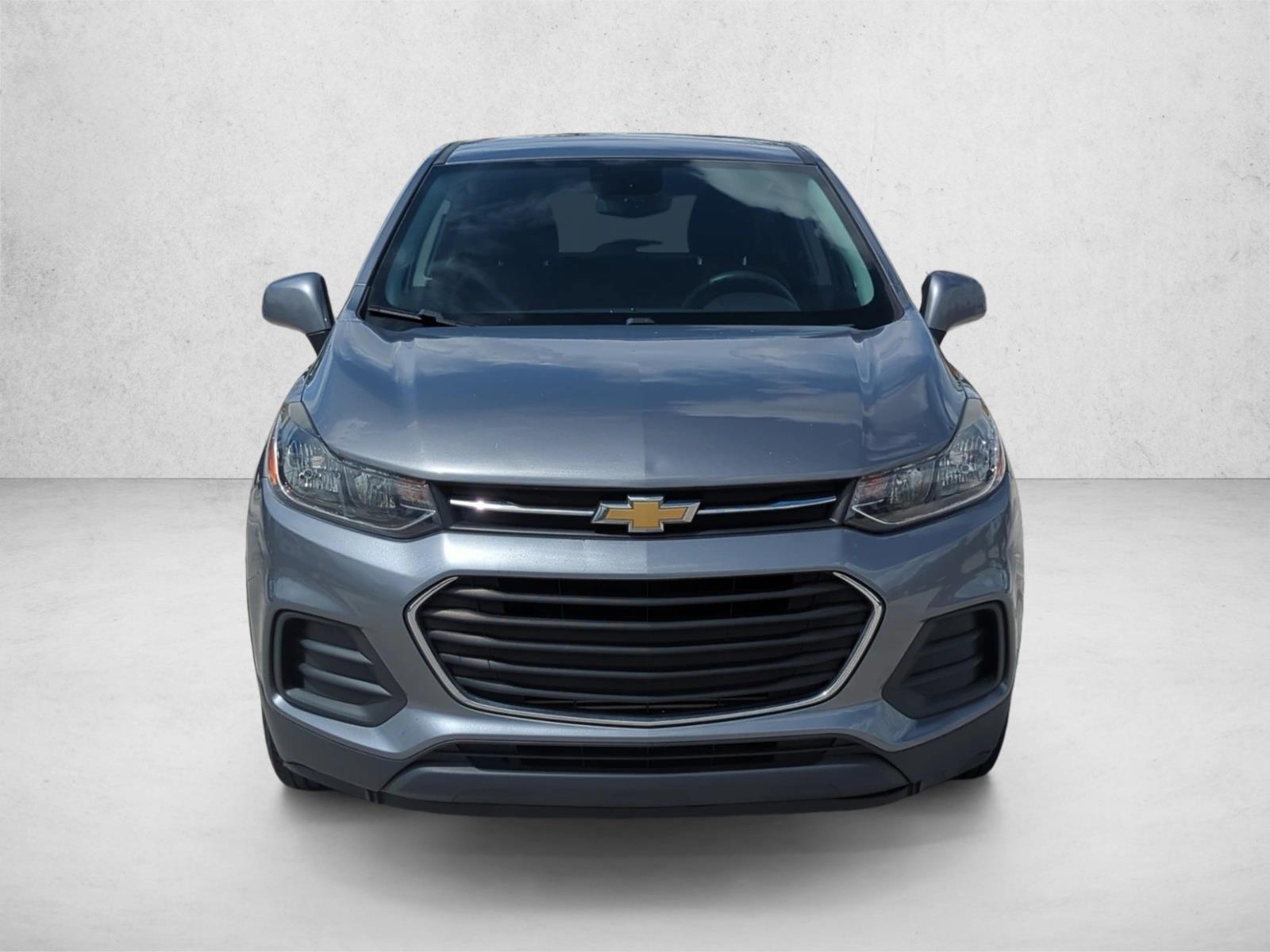 2020 Chevrolet Trax LS photo 2
