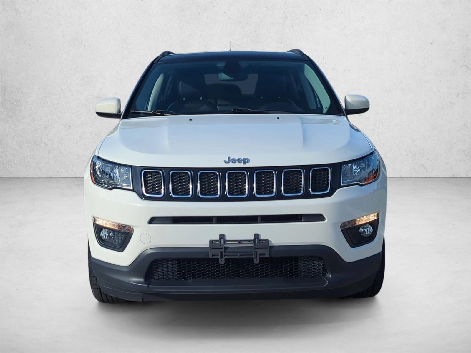 2019 Jeep Compass Latitude photo 2