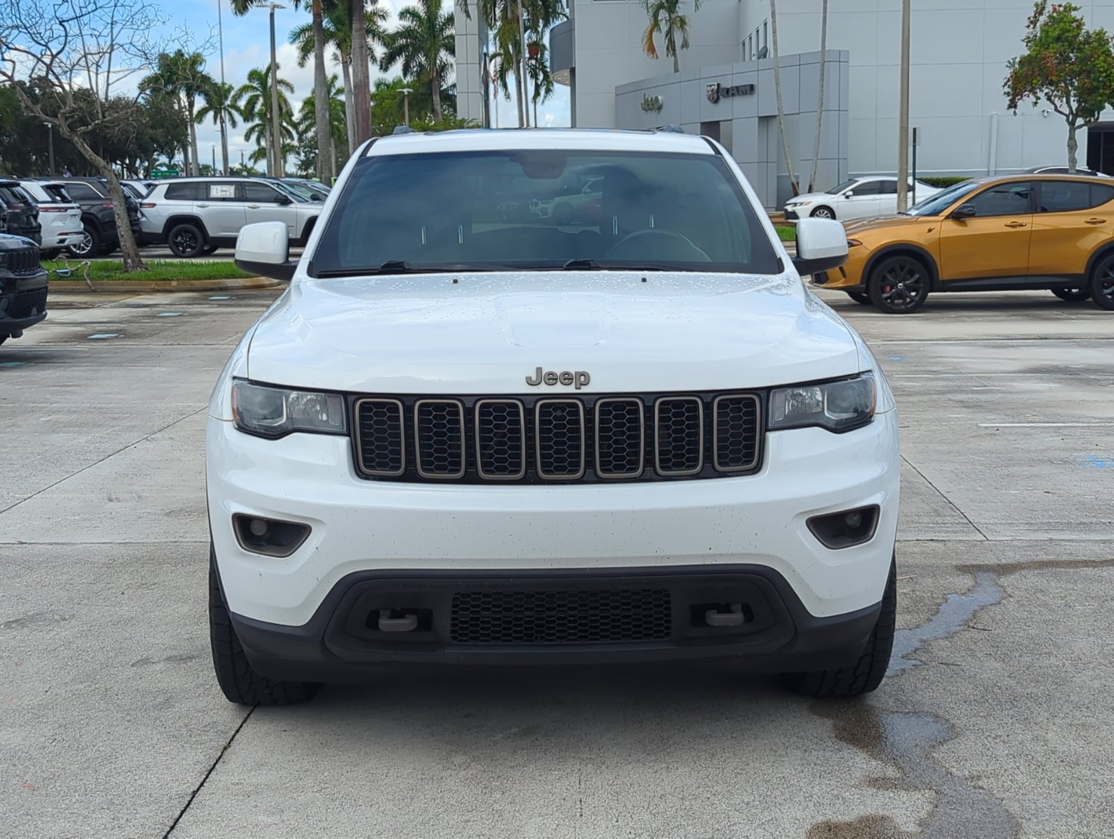 2016 Jeep Grand Cherokee Sport photo 2