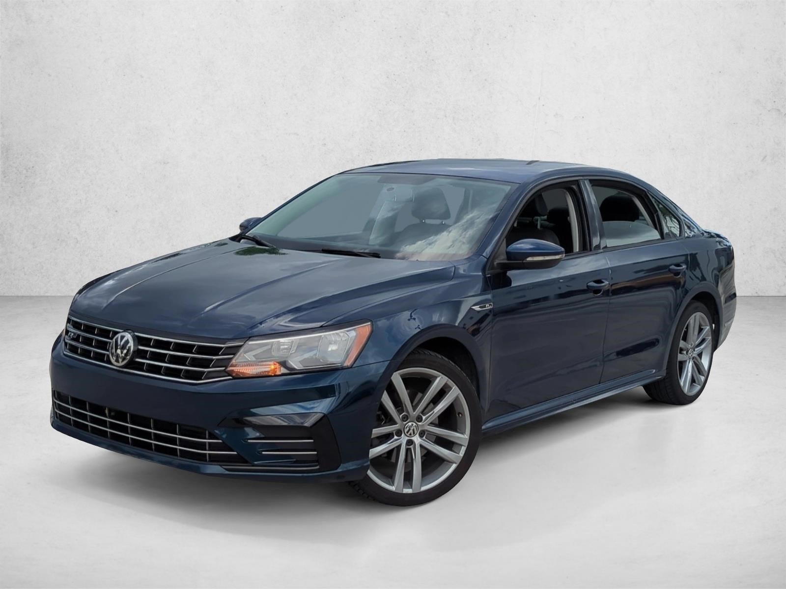 2018 Volkswagen Passat R-Line's photo