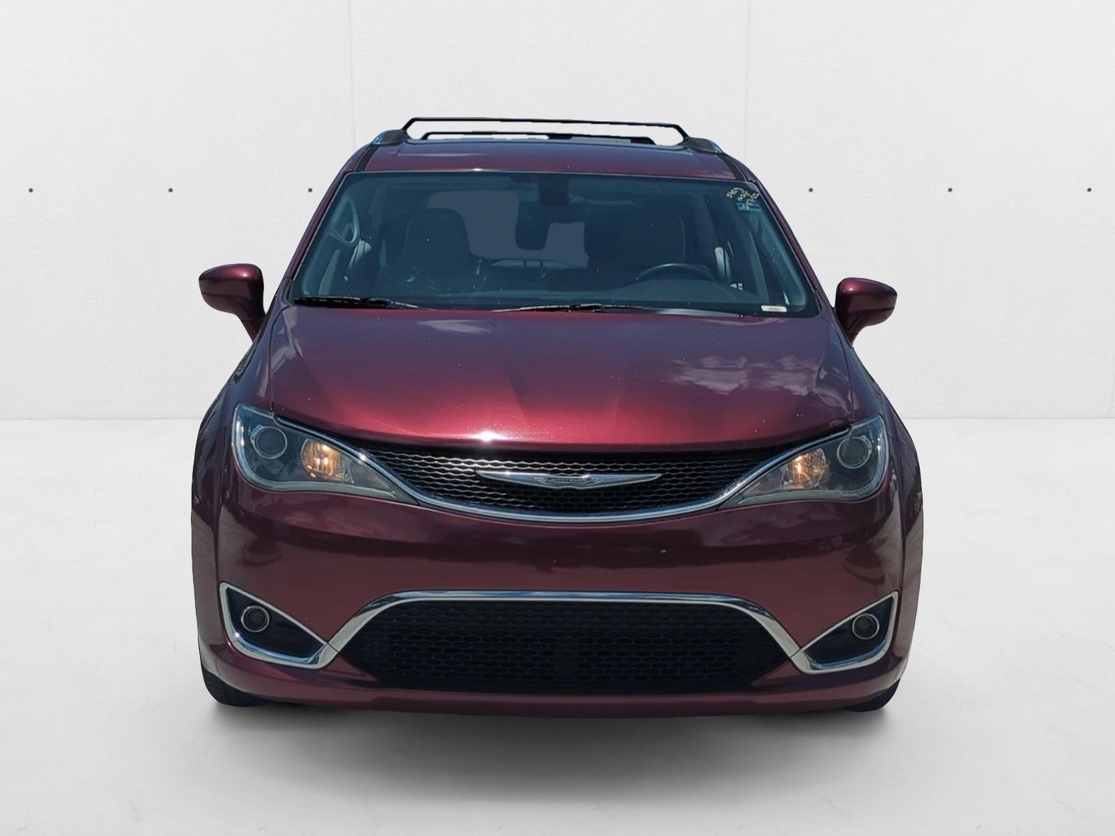 2017 Chrysler Pacifica Touring Plus photo 2